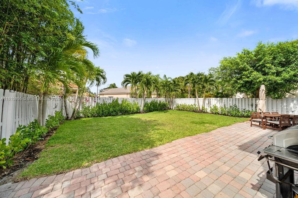 Building Photo - 721 Tanglewood Cir