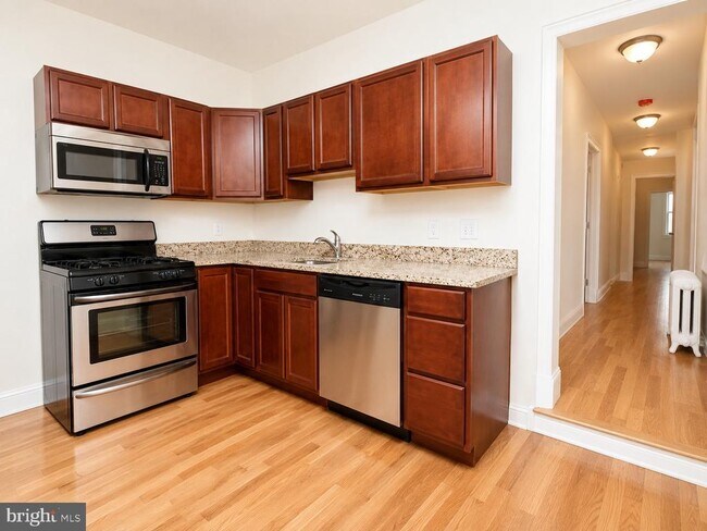 Building Photo - 2808 W Girard Ave
