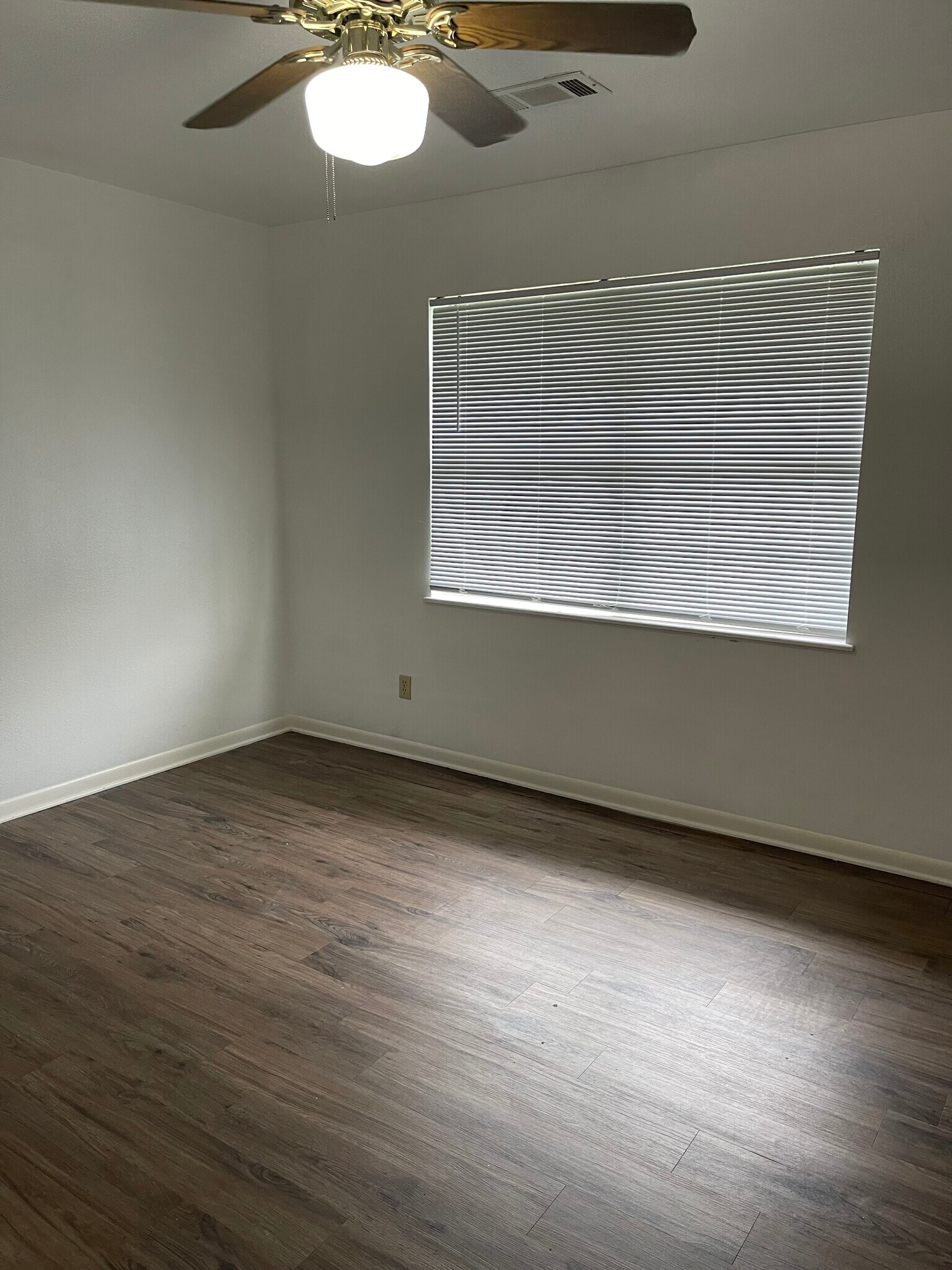 Building Photo - 1205 Vinyard Ct