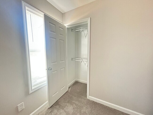 Building Photo - Three bedroom three bath available now!