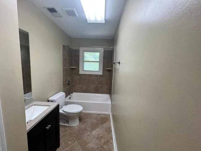 Building Photo - Your Home Awaits!