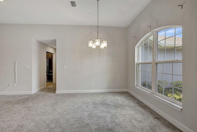 Building Photo - 6775 NW Abigail Ave