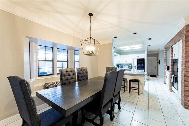 Building Photo - 4517 River Park Dr