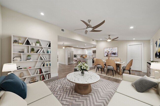 Primary Photo - 1034 W 43rd St