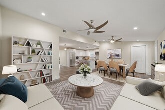 Building Photo - 1034 W 43rd St