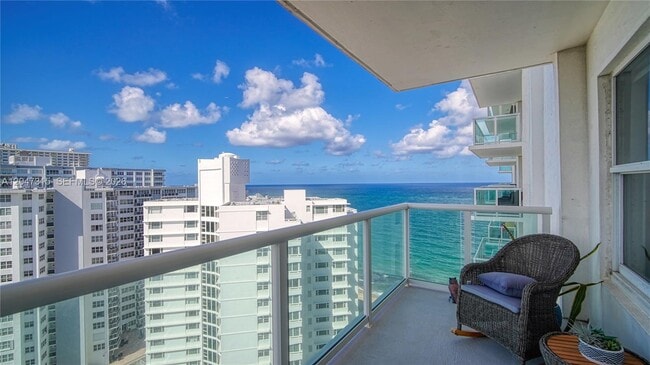 Building Photo - 3550 Galt Ocean Dr