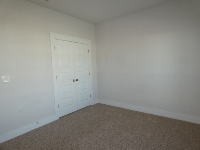 Building Photo - 4-Bedroom Craftsman-Style Home