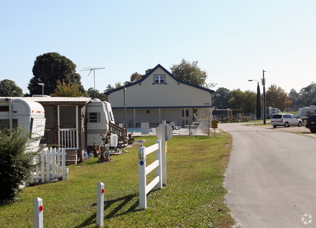 Building Photo - 2614 Holden Beach Rd SW