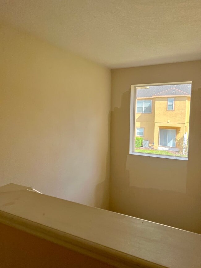 Building Photo - Townhome For Rent