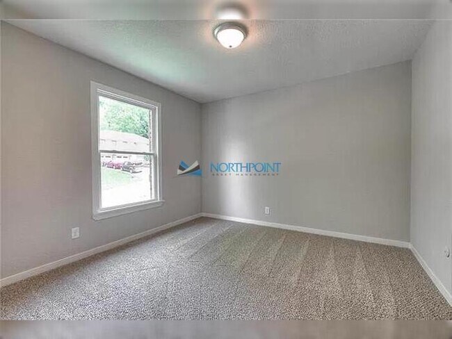 Building Photo - 4 bedrooms, 3 baths gorgeous Parkville home