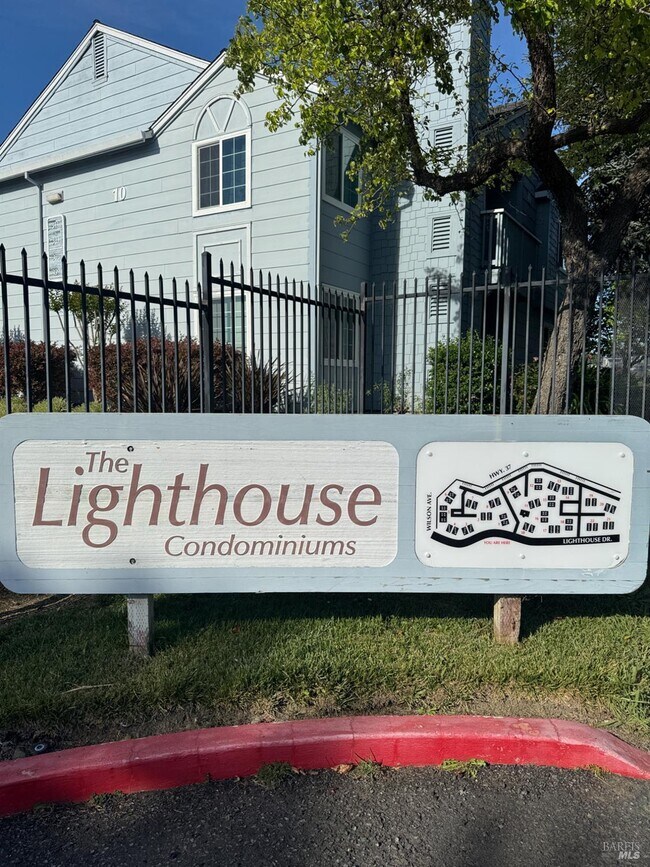 Building Photo - 511 Lighthouse Dr