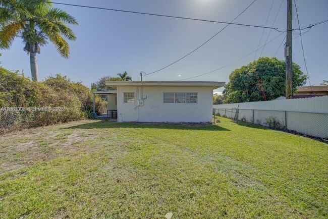 Building Photo - 1471 NW 93rd St