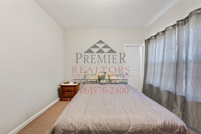 Building Photo - 5116 Magazine Ln