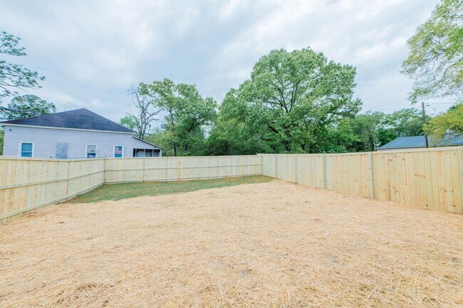 Building Photo - 122 Tabor Dr