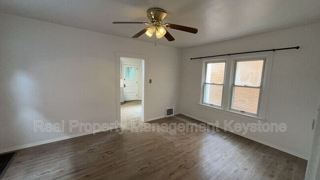 Building Photo - 625 Blanton St