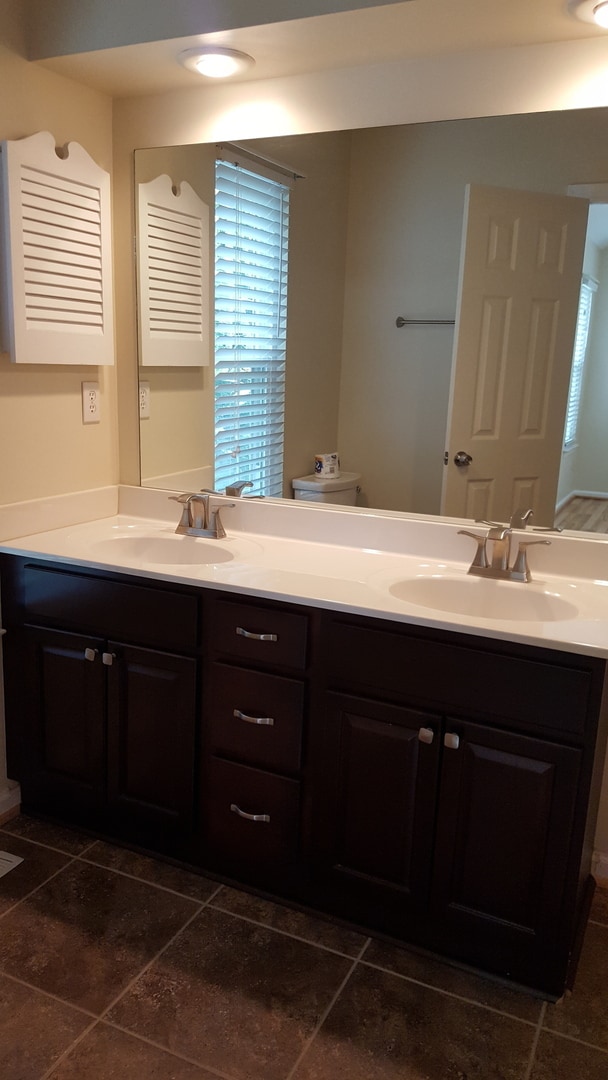 Building Photo - 2 bedroom Condo close to Military Bases and Shore Dr