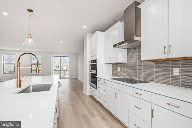 Building Photo - 6232 Folly Ln