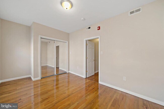 Building Photo - 1418 W Ritner St