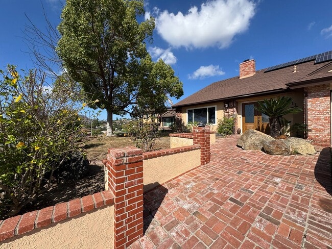 Building Photo - 4 Bedroom - 2 Bathroom with view