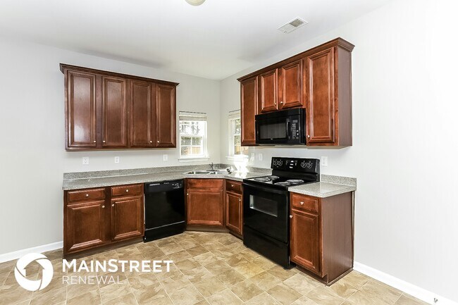 Building Photo - 5118 Upper Elm St