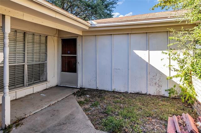 Building Photo - 805 Irwin Dr