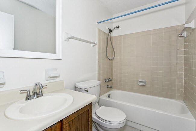 Building Photo - Minutes to NAS Pensacola & Corry Station – Convenient Coastal Living