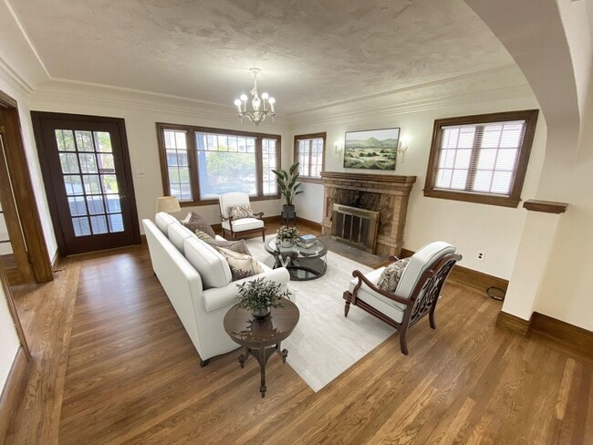 Building Photo - Advent - Low Deposit Home W/ Backyard!