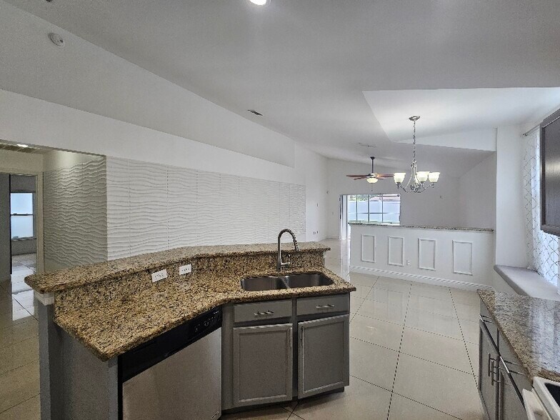 Building Photo - 12786 Maribou Cir