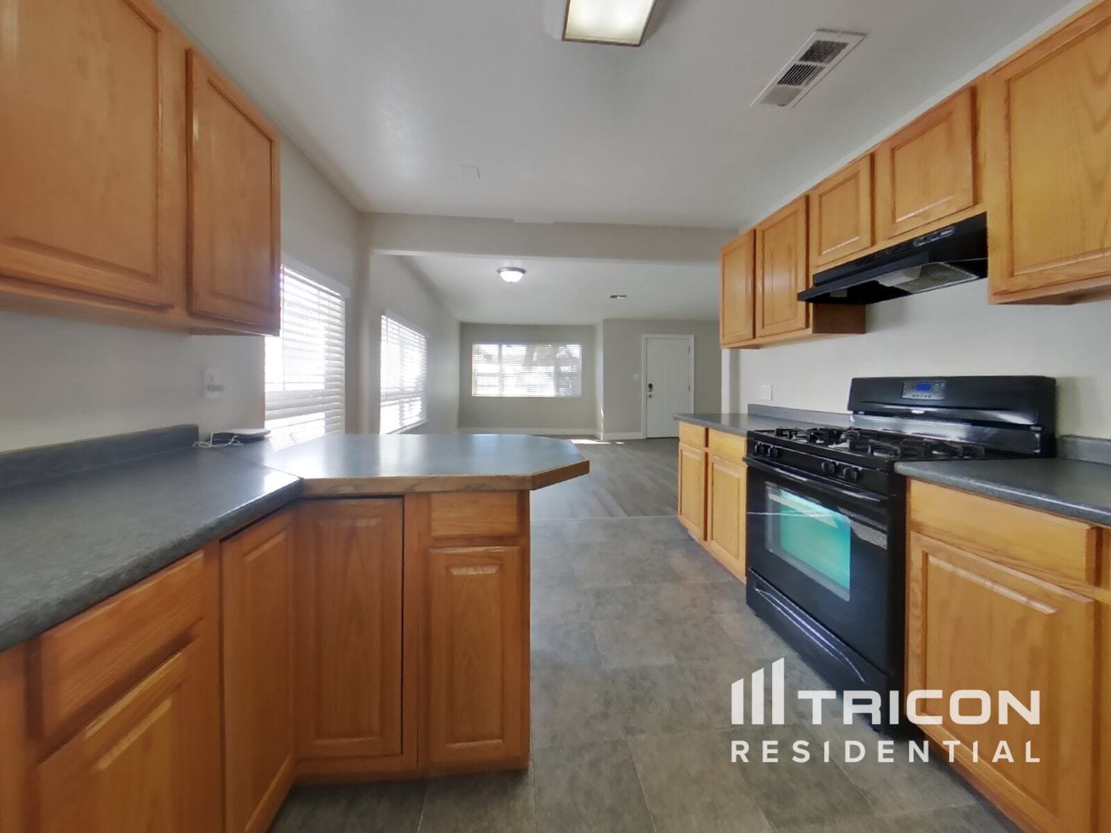 Building Photo - 904 Bidwell St