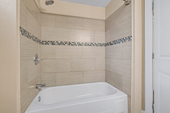 Building Photo - 8624 W Florida Ave