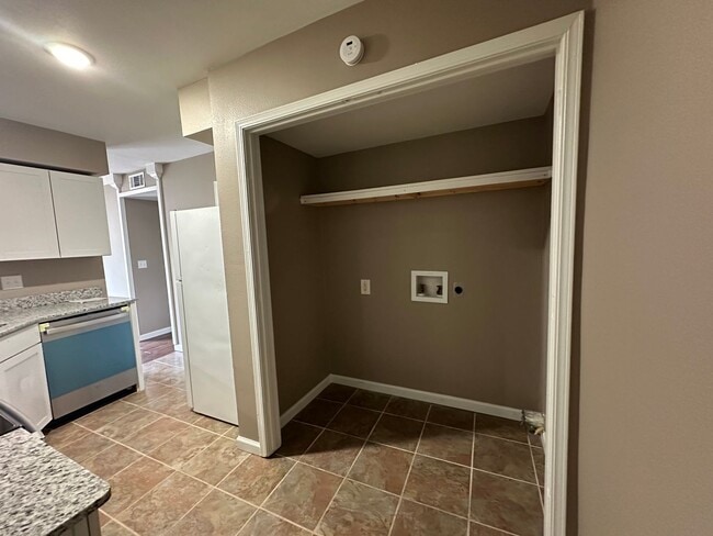 Building Photo - Welcome to this charming 3-bedroom, 2-bath...