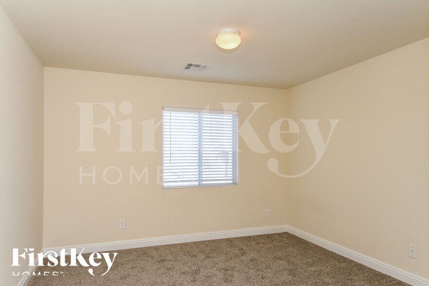 Building Photo - 1680 Dark Wolf Ave