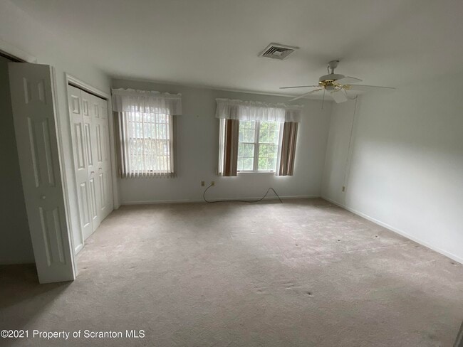 Building Photo - 32 Briarwood Way