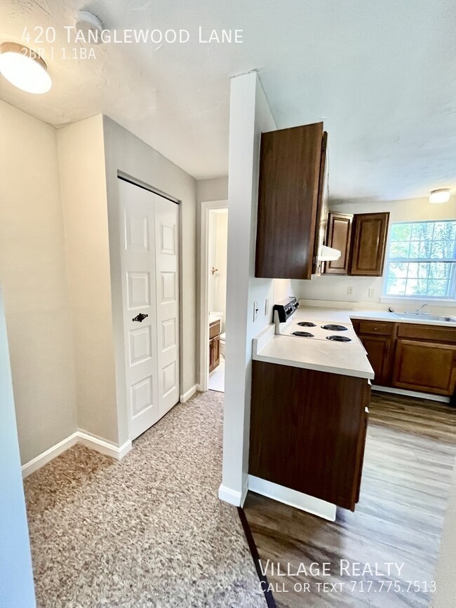 Building Photo - Spacious 2-BR Townhome in Dallastown Schoo...