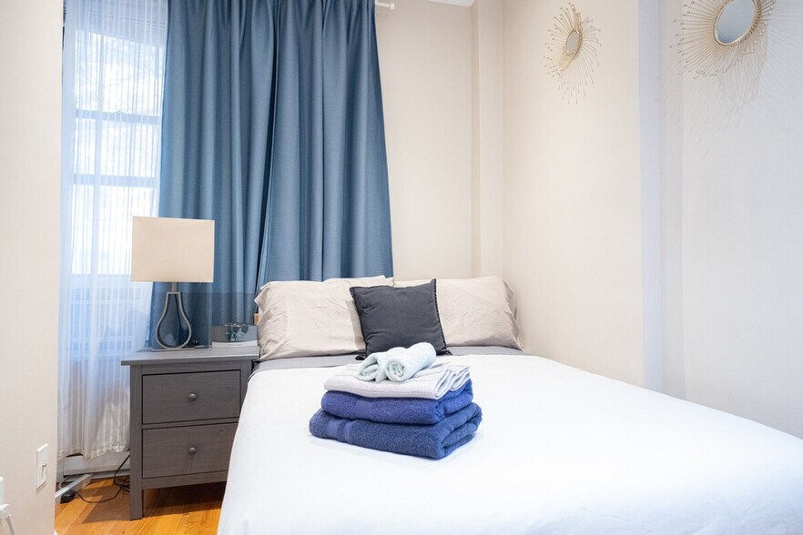 Building Photo - 5 W 101st St