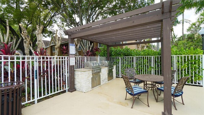 Building Photo - 15570 SW 105th Ln