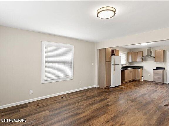 Building Photo - 2116 Mitchell St