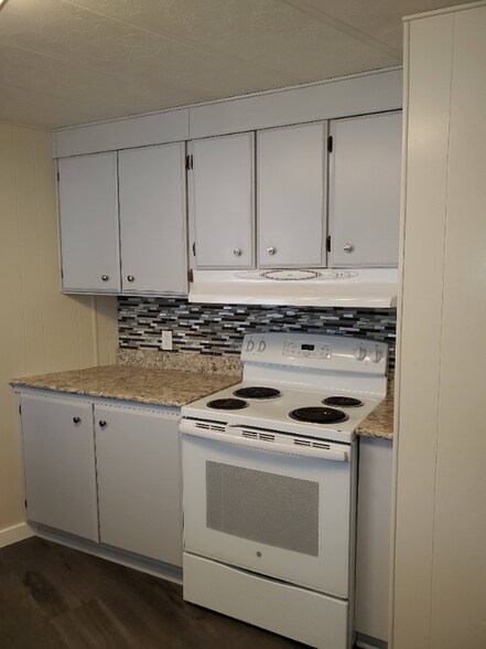 Building Photo - 8103 E Southern Ave