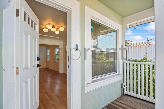 Building Photo - 3226 Star Ave