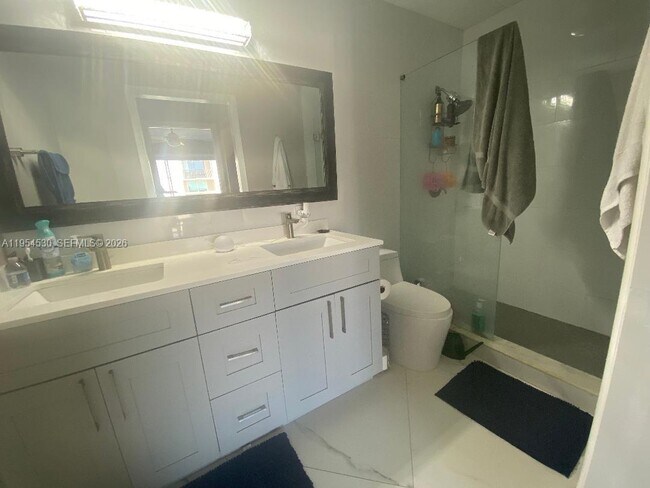 Building Photo - 100 Waterway Dr S