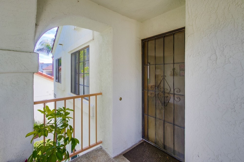 Building Photo - 13322 Caminito Ciera