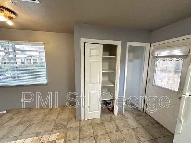 Building Photo - 1749 W 1020 N