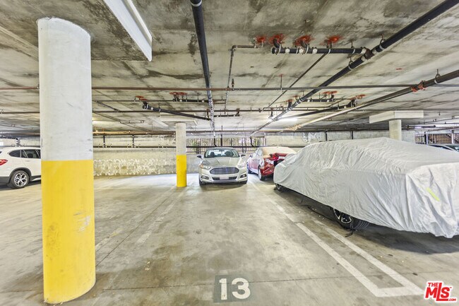 Building Photo - 12375 Osborne Pl