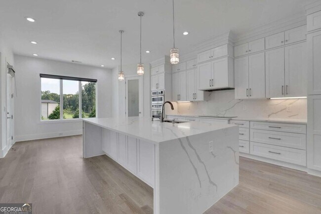 Building Photo - 2964 Old Peachtree Rd NE