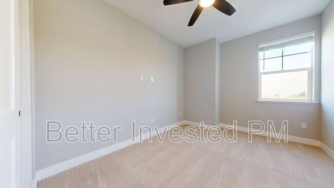 Building Photo - 1807 Palisades Dr