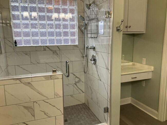 Building Photo - 104 Garden Trail Ln