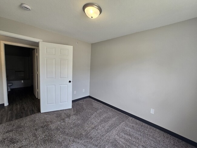 Building Photo - 60 Miller Ave SW