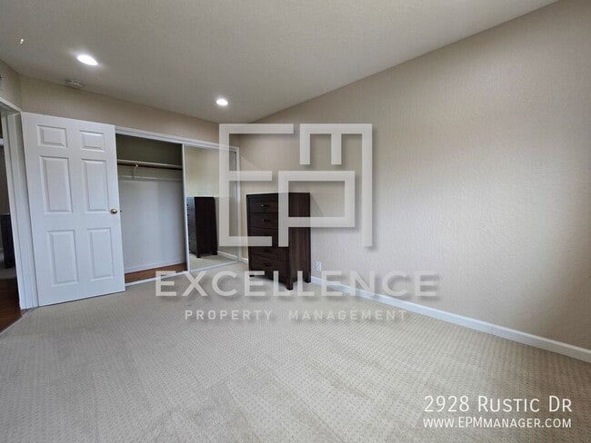 Building Photo - 2928 Rustic Dr