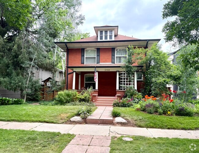 Building Photo - 2153 S Saint Paul St