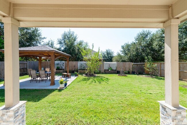 Building Photo - 6402 Addlestone Ridge Ln